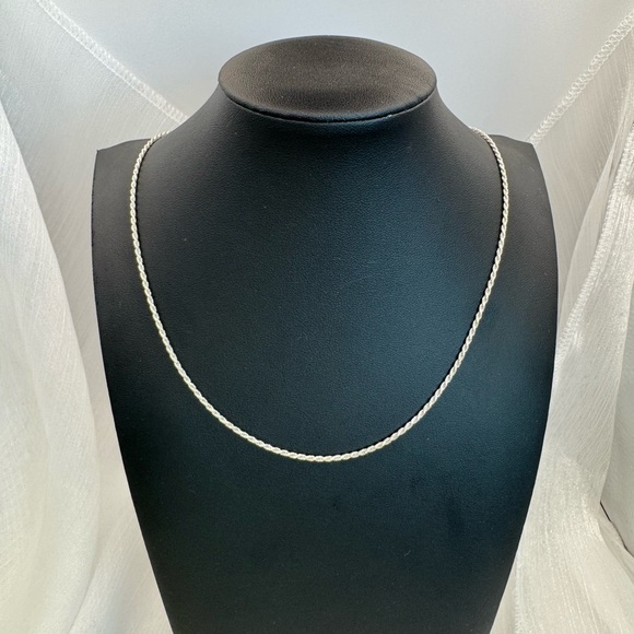 S925 Diamond Cut Rope Chain | Silver | Adjustable - Picture 3 of 5